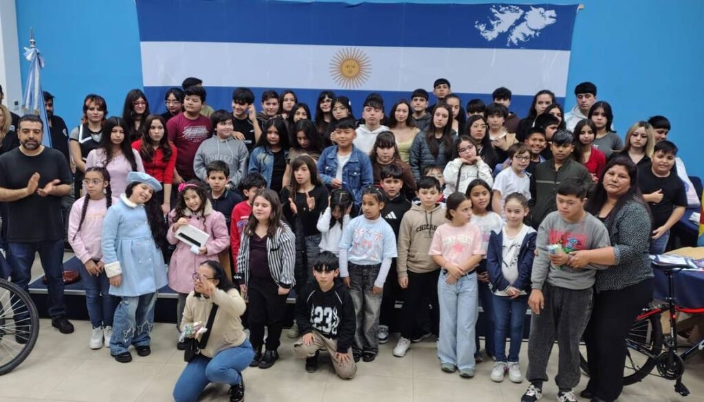 "Premiamos tu esfuerzo": Químicos reconocieron a 75 hijos e hijas de afiliados por su destacado desempeño escolar