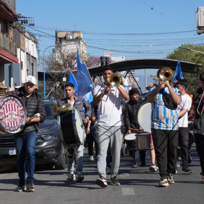 Una muestra del paisaje salarial en la era Milei: sin paritarias desde hace nueve meses, los trabajadores de garage de Tucumán cobran $ 800.000 mensuales 