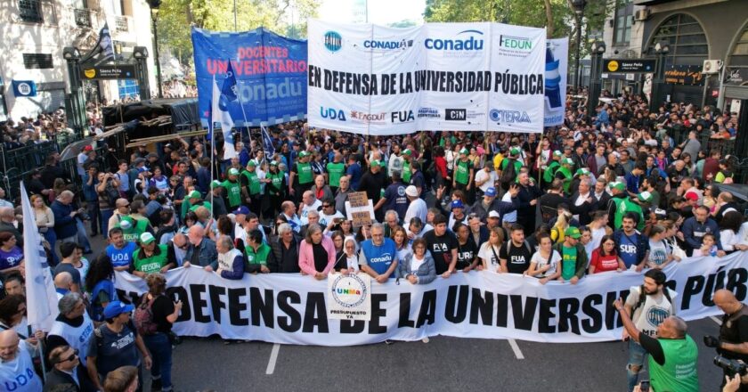 Los gremios de las universidades intimaron al Gobierno para que abone la recomposición salarial del 33,4%