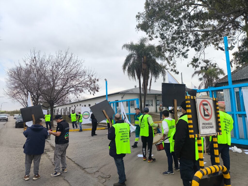 Protesta de los Jerárquicos de la recolección de residuos por persecuciones antisindicales en la empresa Nittida