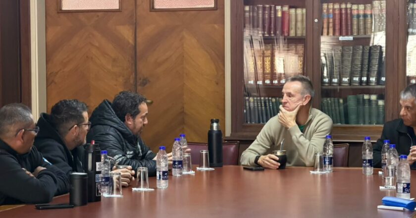 El Sindicato del Neumático se reunió con la conducción de la CGT en Azopardo, en el marco del extenso conflicto de FATE, y le pidió un paro general activo