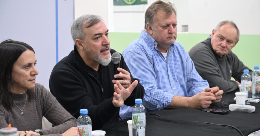 Guerra de estatales: tras las críticas de Andrés Rodríguez, Aguiar lo desafió a fijar una fecha de paro conjunto en la administración pública para «romper el techo salarial»