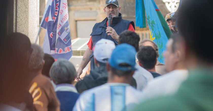 Cúneo usó un acto de homenaje a Rucci para retar a Máximo Kirchner a una contienda en el PJ: «Que se banque la interna»