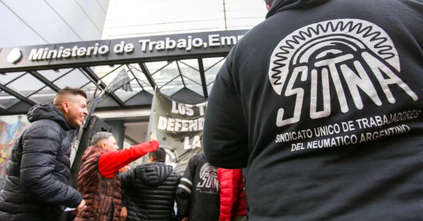El FreSU repudió la orden de desalojo contra los trabajadores de FATE y denunció un lockout patronal ilegal en la empresa de neumáticos