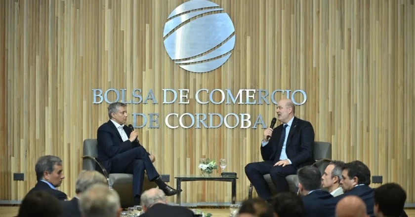 Sturzenegger abrió la puerta a los convenios por empresa: «No le tienen que pagar nada a nadie, no hay cosas sindicales»