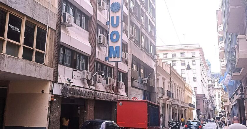 Aunque actuó hasta el abogado de Adorni, la intervención de la UOM perdió una batalla judicial con el gremio de Farmacéuticos