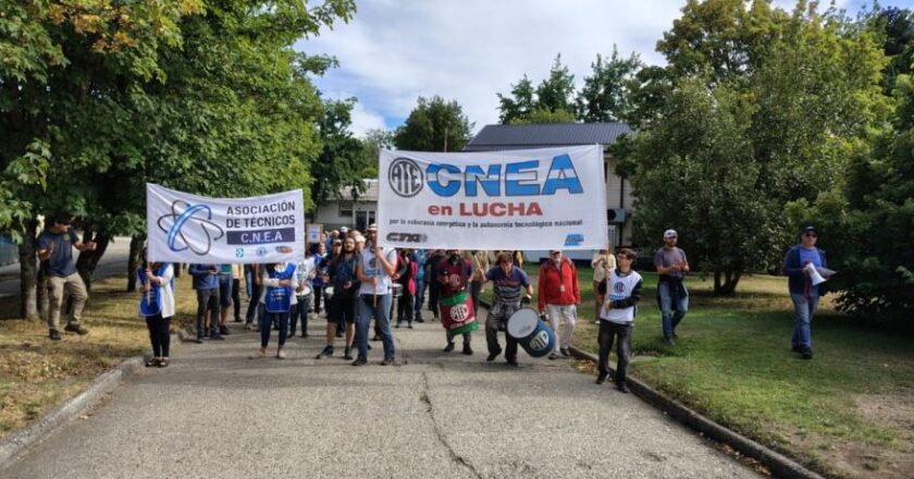 Trabajadores de la Comisión Nacional de Energía Atómica denunciarán un plan libertario para vaciar el organismo y otros proyectos nucleares estratégicos