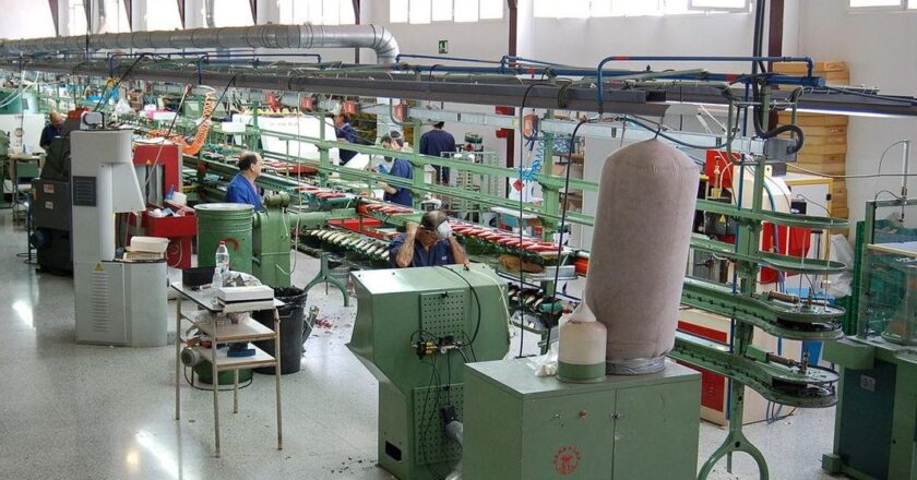 Empresarios del calzado hablan de crisis terminal: “Cada fábrica lo que está haciendo es tratar de perder lo menos posible»