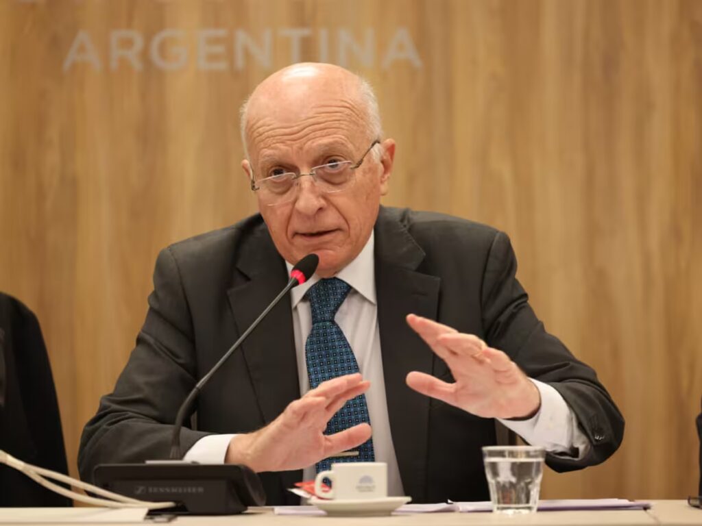La Procuración General lanzó una guía contra el terrorismo "previo al ataque" y gremios y organizaciones sociales la acusaron de criminalizar la protesta social