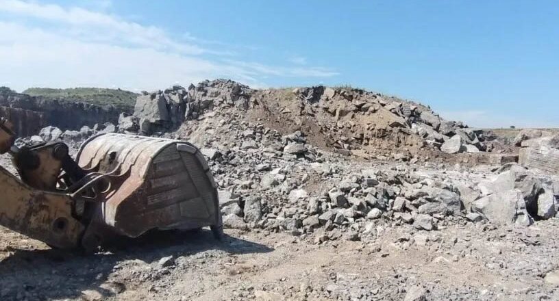 No se salva ni la minería: por el «grave deterioro de las condiciones económicas y productivas» despidieron 19 empleados de la Cantera Galasur