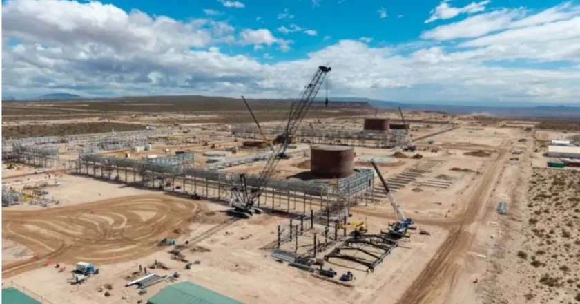 Por un reclamo salarial, más de 500 trabajadores paralizan las actividad de Tecpetrol, la petrolera del Grupo Techint