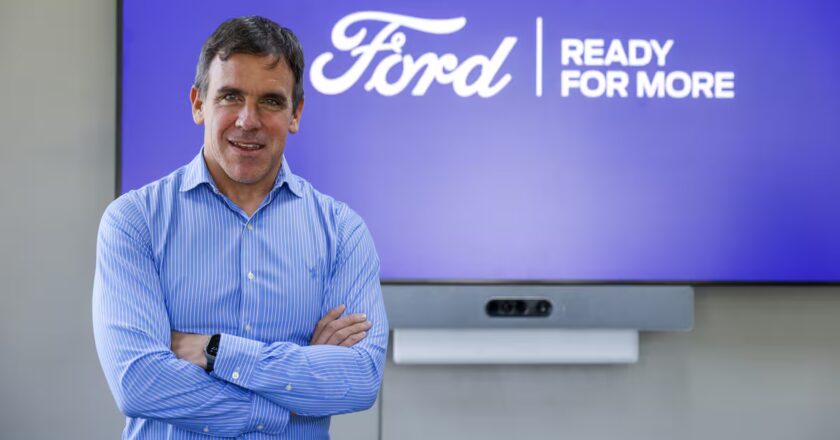 En medio del cierre de empresas del sector, el CEO de Ford avisó que las autopartes «podrían resultar más baratos si se importaran desde China»