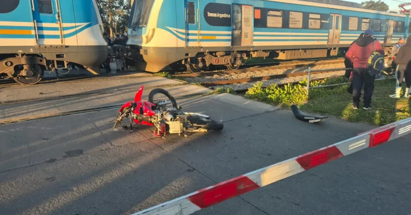 «No fue un accidente, es un asesinato laboral»: un joven de 19 años murió arrollado por un tren y repartidores exigen que PedidosYa se haga cargo por los ritmos de trabajo que impone