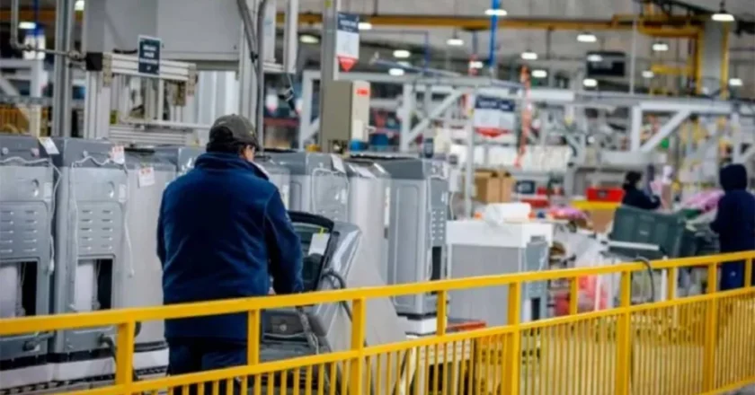 Electrolux cierra definitivamente su planta de Rosario, despedirá a 100 empleados y empezará a importar todos sus productos