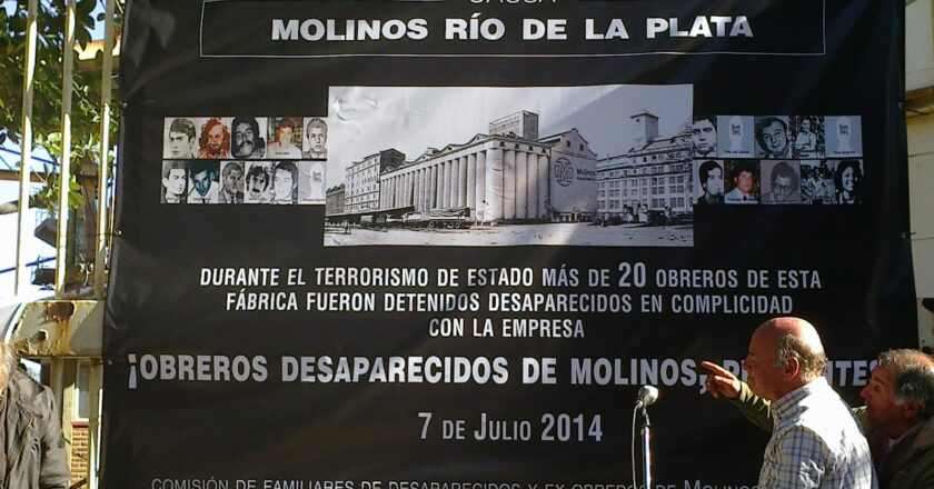 A horas de comenzar, el Tribunal Oral Federal N° 2 virtualizó la primera audiencia de la causa Molinos y Aceiteros no descarta movilizar por «Memoria, Verdad y Justicia»