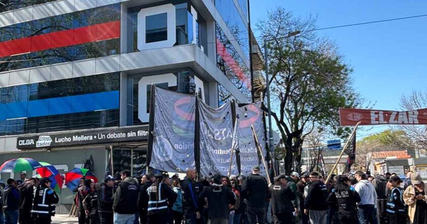El sindicato de la televisión volvió a movilizar a la puerta de Olga para exigir la regularización de los trabajadores del streaming