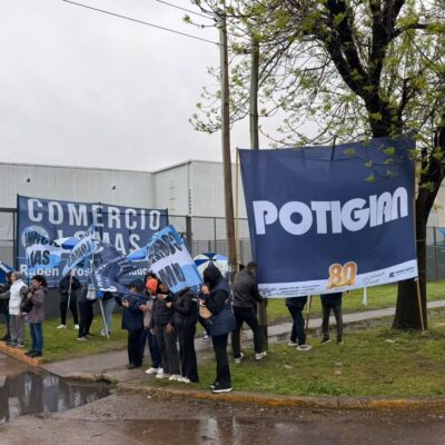 La distribuidora de golosinas Potigian despidió a 53 trabajadores de comercio en su planta de Esteban Echeverría y podrían acercarse a 100, al sumar camioneros