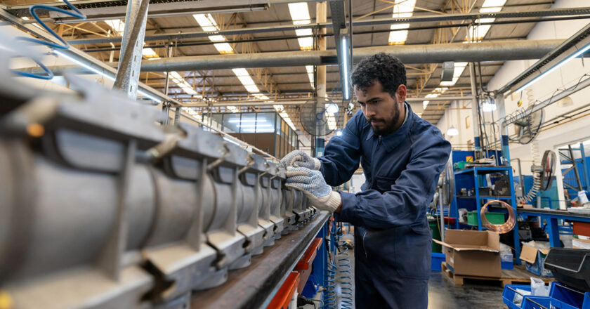 La Universidad del CEMA abre un espacio con especialistas para debatir soluciones a los problemas laborales y la creación de empleo