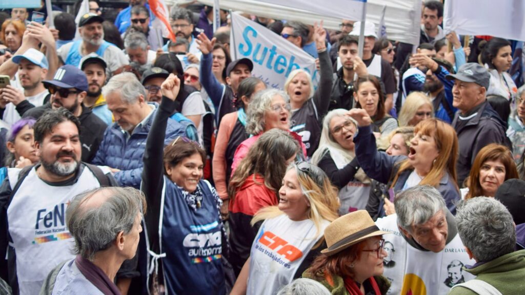 Las CTA movilizaron a Tribunales, calificaron de "infame traición a la patria" el fallo de la Corte Suprema y exigieron la derogación del DNU 70/23