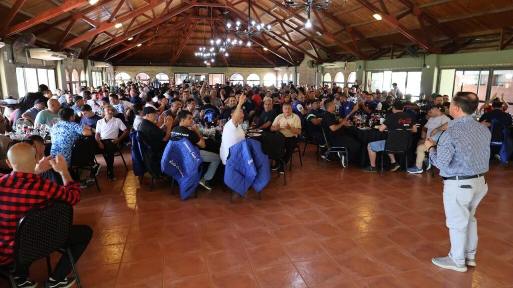 Camioneros de Santa Fe reunió a más de 300 referentes para construir el futuro del sector: "El futuro no se espera, se construye"