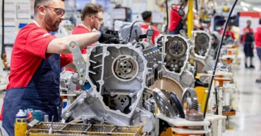 Una de cada dos industrias cordobesas está peor que hace un año y más del 30% recortó personal