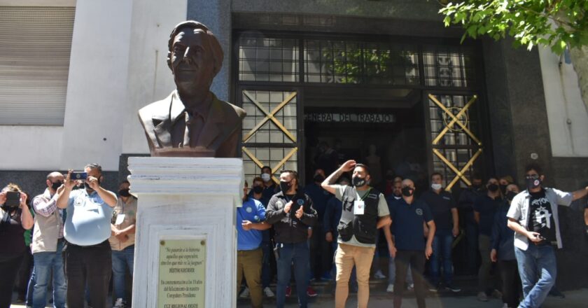 La CGT recordó a Néstor Kirchner y valoró que le otorgó al movimiento obrero un lugar central «en la construcción de una Argentina hecha por y para el pueblo trabajador»