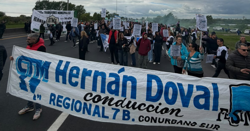 La Federación de Municipales Bonaerenses cortó la autopista Buenos Aires-La Plata en reclamo de salarios dignos para el sector