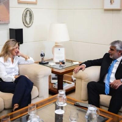 Con eje en el empleo, la protección de los puestos de trabajo y las herramientas de inserción laboral, Correa mantuvo una intensa agenda de trabajo en España