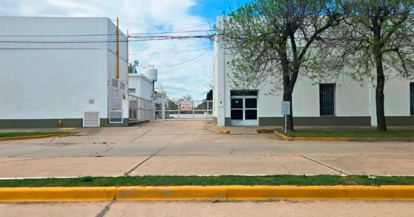 La multinacional láctea Savencia cierra su planta de la ex Ilolay en El Trébol: 54 trabajadores en vilo y la fábrica puesta en venta