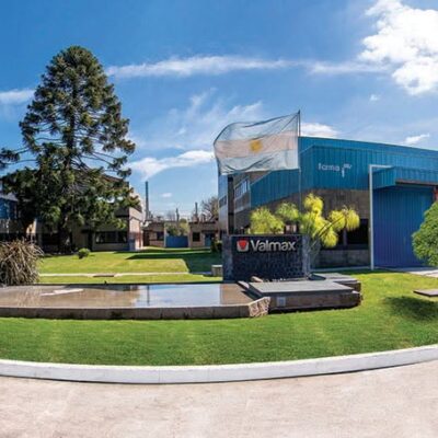 Crisis industrial: Laboratorio Valmax paró la producción, debe salarios y le impidió el ingreso a sus 40 trabajadores