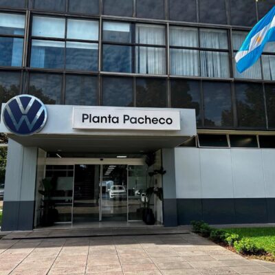 Tras las suspensiones y los retiros voluntarios, Volkswagen retomará los dos turnos de producción en 2027 aunque con menos personal