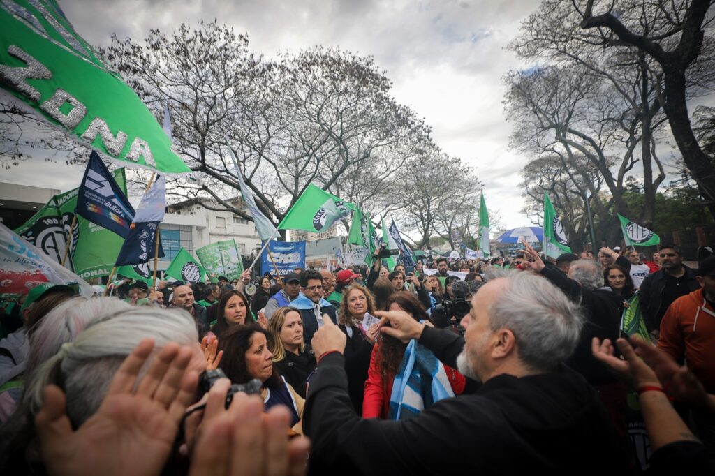 ATE fue a la Quinta de Olivos a rechazar los "despidos voluntarios" y el endeudamiento de 300 millones de dólares para financiarlo: "Es un negociado multimillonario"