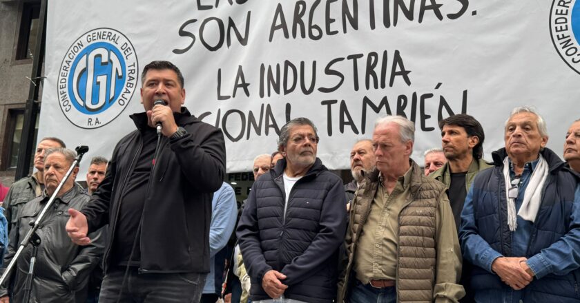 Jerónimo en la marcha de la CGT: «¿Dónde están los 18 mejores meses que nos prometieron? Lo único que vemos es cómo se pierden puestos de trabajo, cómo se endeudan las familias»