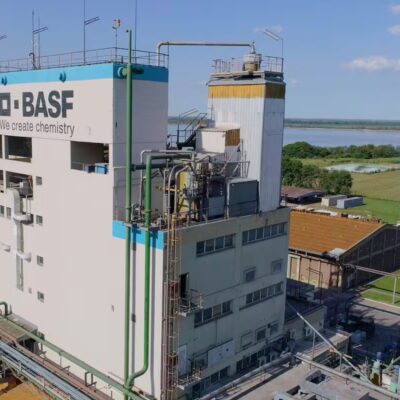 Se acelera la crisis industrial y tras el cierre de Bunge, BASF recorta un turno de producción en su planta de General Lagos y ofrece retiros voluntarios