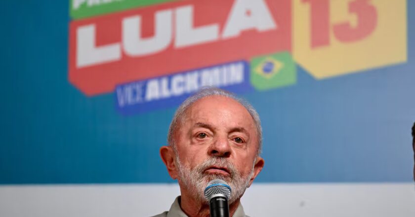 El desempleo y los despidos en Argentina se colaron en el inicio de la campaña por el balotaje brasilero