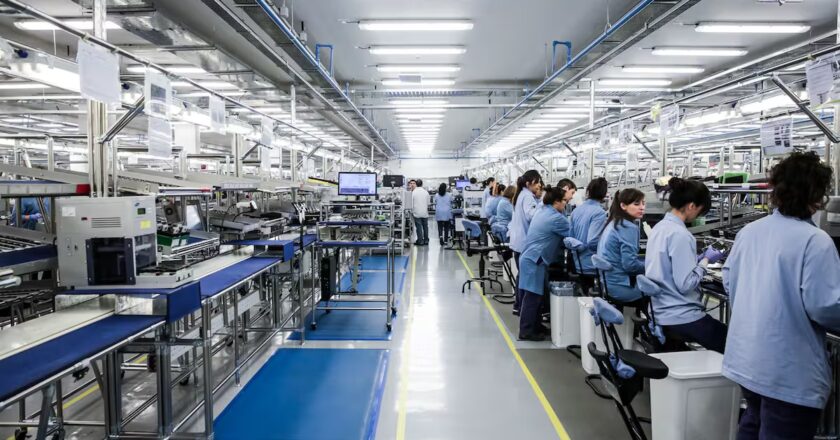 Mirgor, el grupo empresario de los Caputo, despidió a otros 100 trabajadores en Río Grande, incluidos delegados: «Desmantelan el trabajo fueguino»