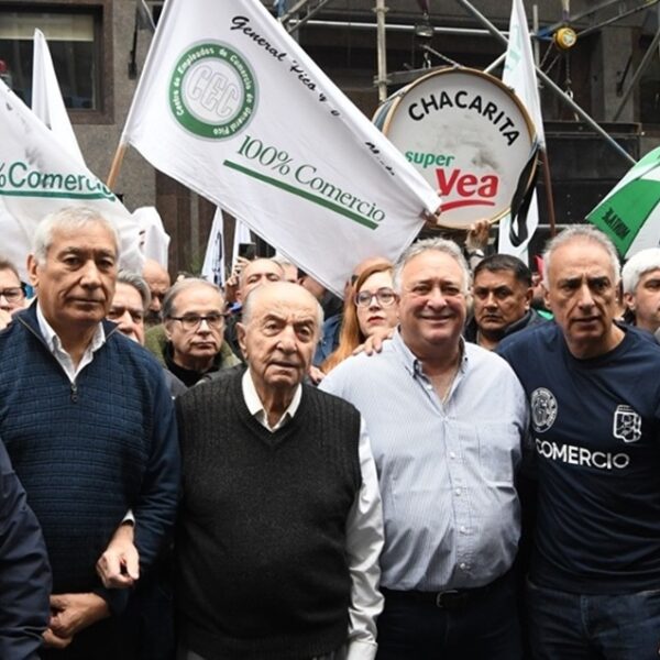 Cavalieri se sumó a la movilización de la CGT y destacó: «Unidad, compromiso y participación»