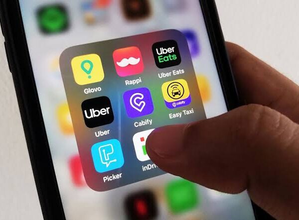 Proponen multar a las plataformas tipo Uber en Córdoba por asignar viajes a conductores sin habilitación