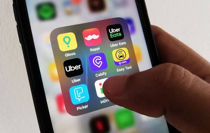 Proponen multar a las plataformas tipo Uber en Córdoba por asignar viajes a conductores sin habilitación