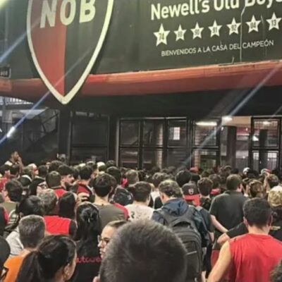 El Sindicato de Prensa repudió panfletos con nombres de periodistas en el estadio de Newell’s