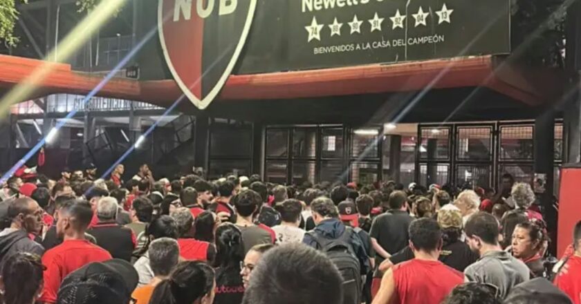 El Sindicato de Prensa repudió panfletos con nombres de periodistas en el estadio de Newell’s