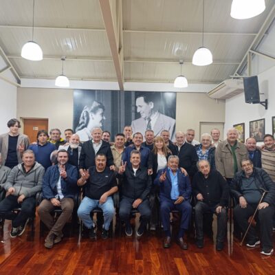 Un Sergio Massa más activo públicamente visitó la sede nacional de las 62 Organizaciones Peronistas