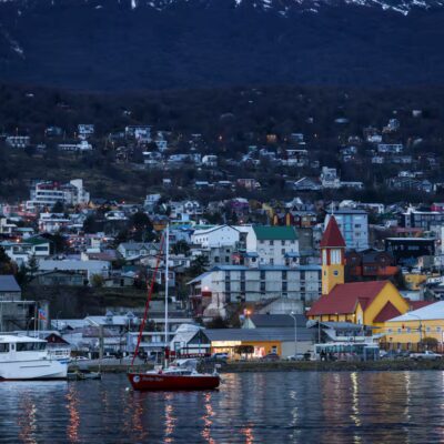 Tierra del Fuego ya suma 850 despidos en la industria textil