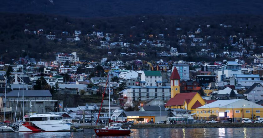 Tierra del Fuego ya suma 850 despidos en la industria textil