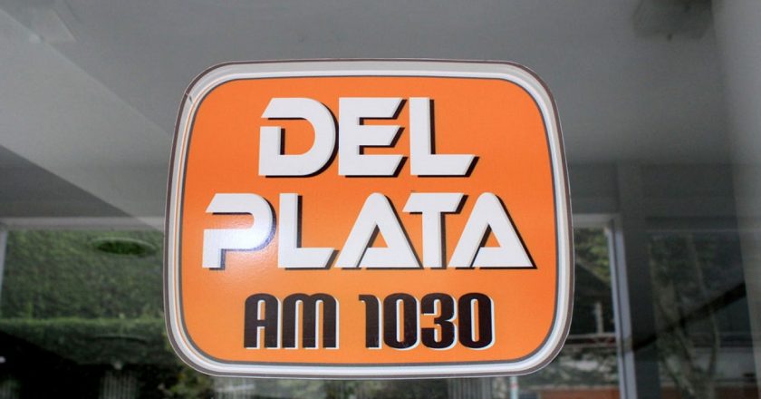 Radio del Plata al borde del abismo: suspenden la programación y licencian a los trabajadores
