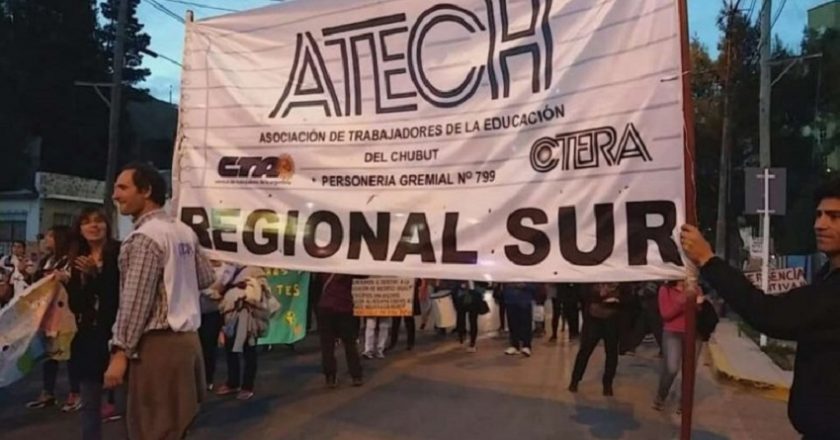 Chubut no pagó los salarios y los estatales lanzaron una batería de protestas