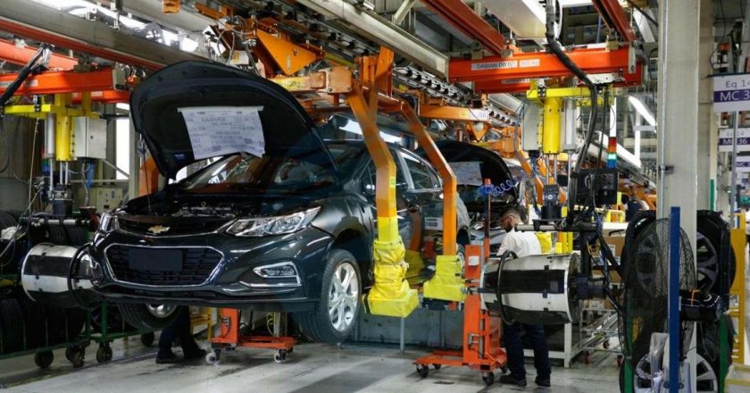 General Motors extiende una semana las 2500 suspensiones