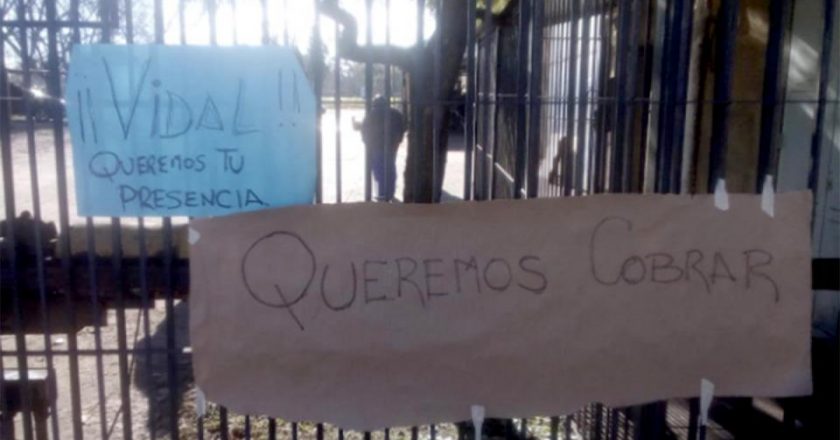 Luego de 60 años, cierra una fábrica de papel y despide 45 empelados