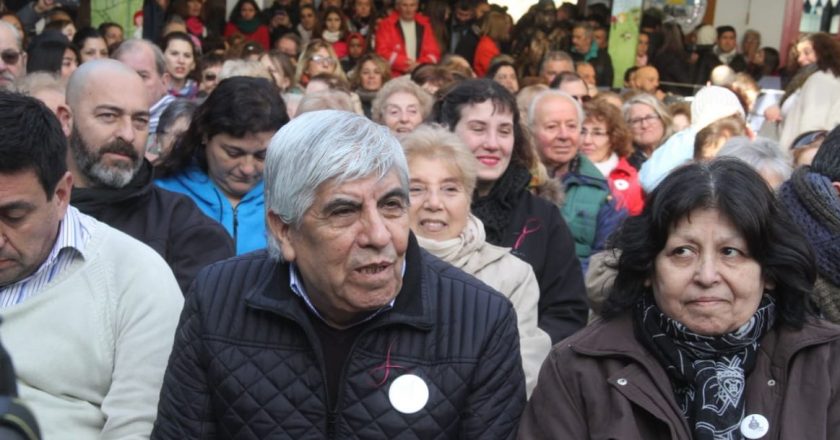 Sica cedió y homologó la paritaria semestral de Camioneros