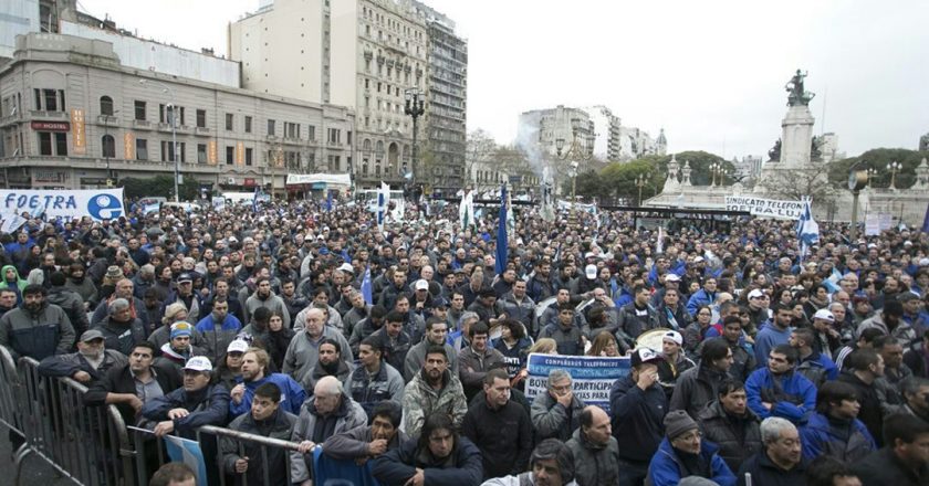 Telefónicos le escapan al corset salarial y cierra paritarias cuatrimestrales